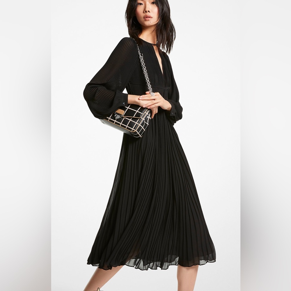 NWOT. Michael Kors. Pleated Georgette Midi Dress. Black M.